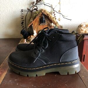 Dr. Martens Bonny chukka boots. Women’s size 6 (US)
